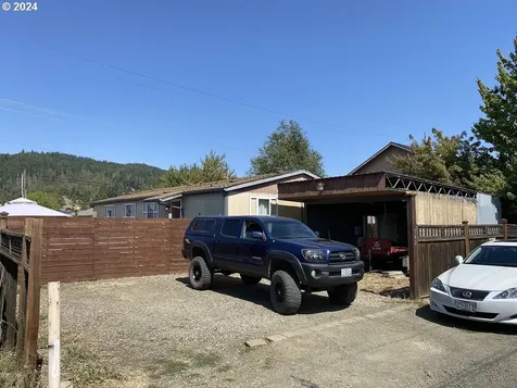 542 E Central Avenue Sutherlin OR 97479