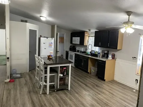 542 E Central Avenue Sutherlin OR 97479