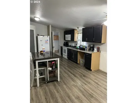 542 E Central Avenue Sutherlin OR 97479