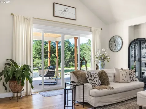 33268 Primrose Lane Warrenton OR 97146