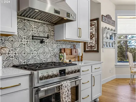 33268 Primrose Lane Warrenton OR 97146