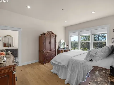 33268 Primrose Lane Warrenton OR 97146