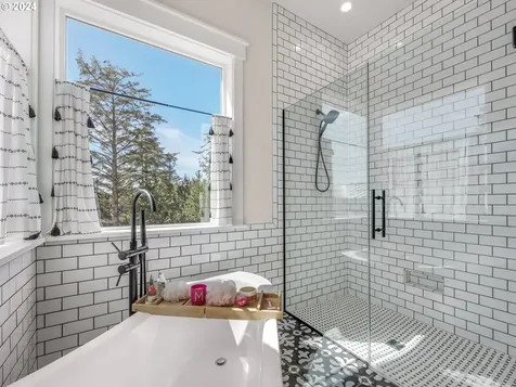 33268 Primrose Lane Warrenton OR 97146
