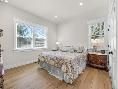 33268 Primrose Lane Warrenton OR 97146