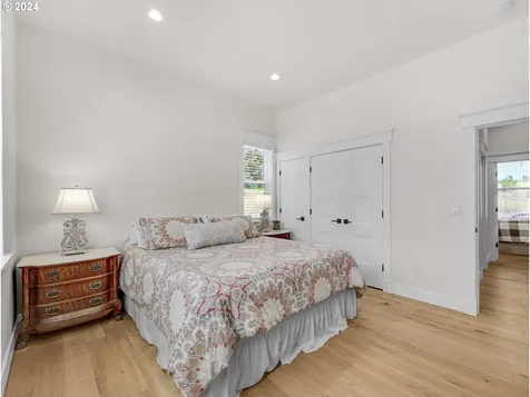 33268 Primrose Lane Warrenton OR 97146
