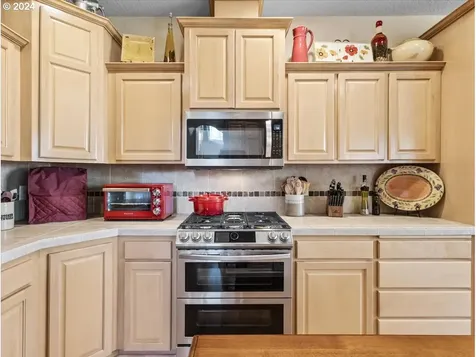 19324 Mayfly Court Oregon City OR 97045