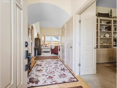 19324 Mayfly Court Oregon City OR 97045