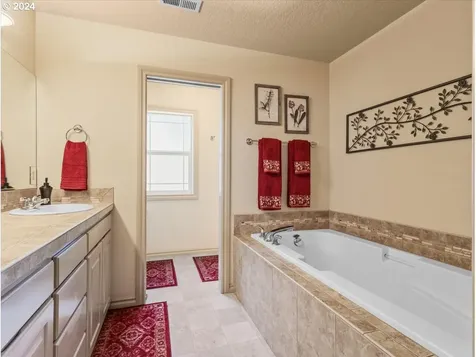 19324 Mayfly Court Oregon City OR 97045