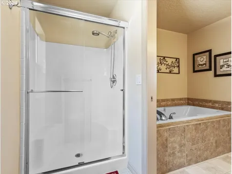 19324 Mayfly Court Oregon City OR 97045
