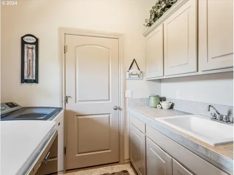 19324 Mayfly Court Oregon City OR 97045