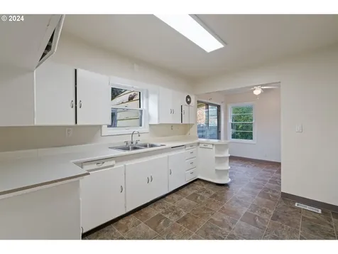 2536 N Baldwin Street Portland OR 97217