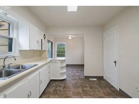 2536 N Baldwin Street Portland OR 97217