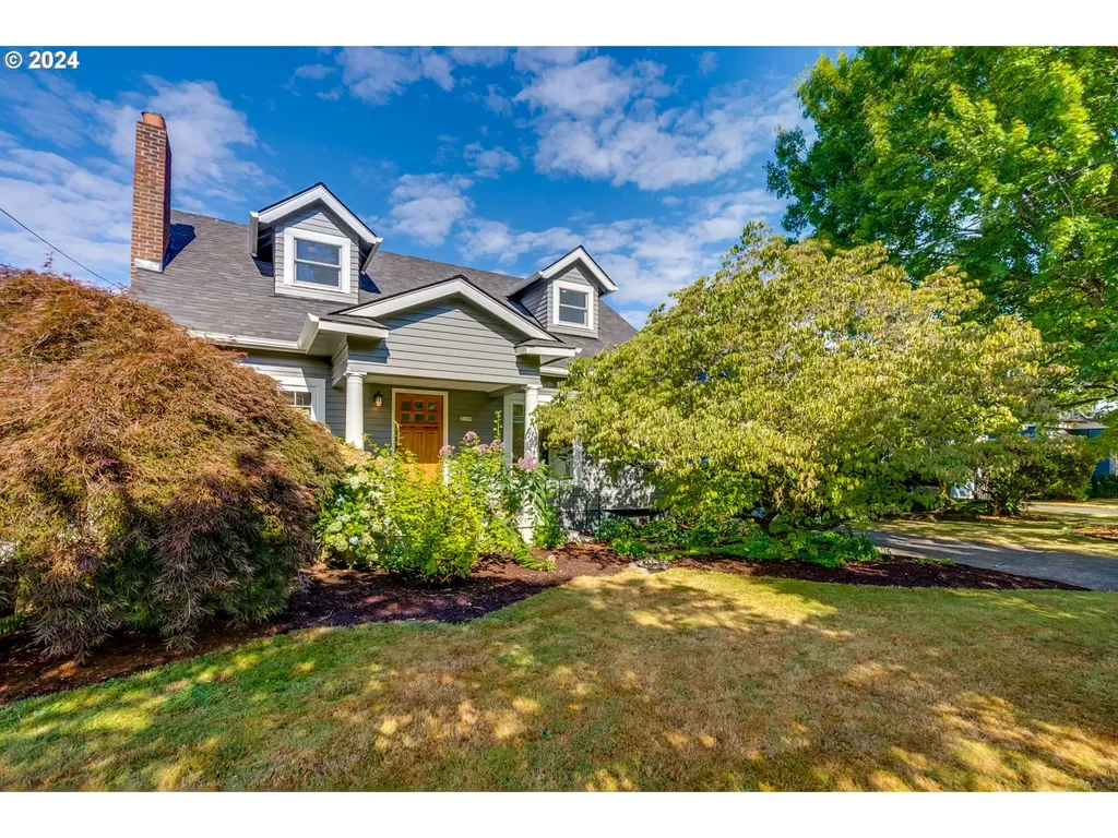 2239 Se 51st Avenue Portland OR 97215