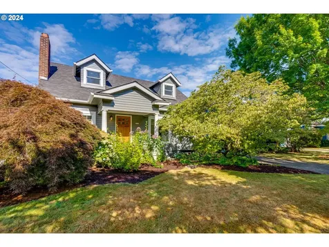 2239 Se 51st Avenue Portland OR 97215