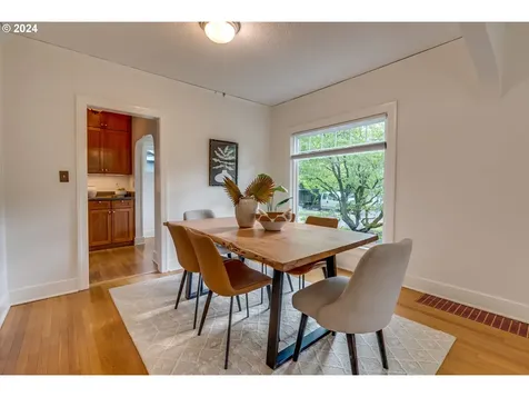 2239 Se 51st Avenue Portland OR 97215