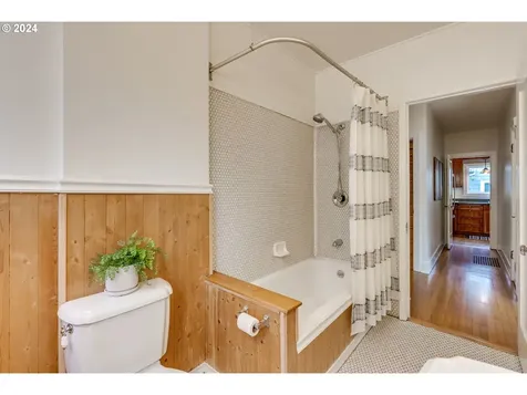 2239 Se 51st Avenue Portland OR 97215