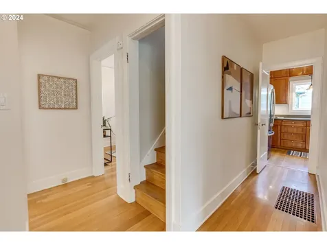 2239 Se 51st Avenue Portland OR 97215
