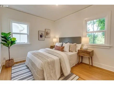 2239 Se 51st Avenue Portland OR 97215