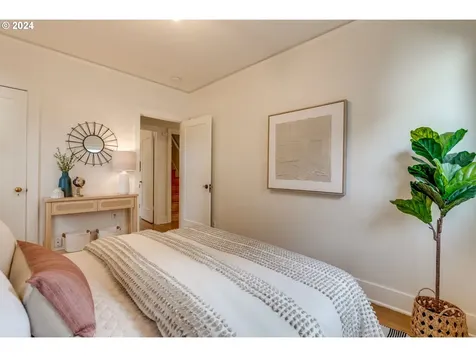 2239 Se 51st Avenue Portland OR 97215