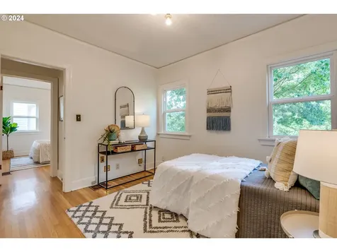 2239 Se 51st Avenue Portland OR 97215