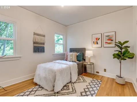 2239 Se 51st Avenue Portland OR 97215