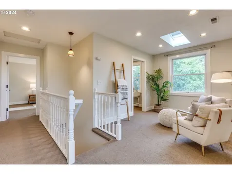 2239 Se 51st Avenue Portland OR 97215
