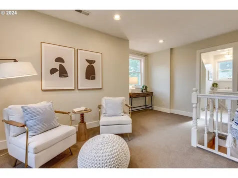 2239 Se 51st Avenue Portland OR 97215