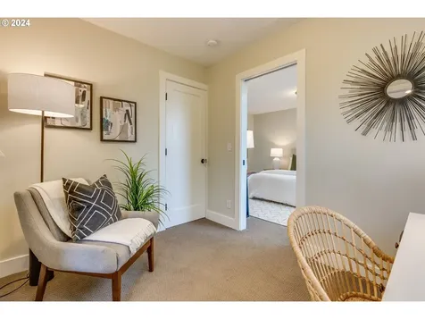 2239 Se 51st Avenue Portland OR 97215