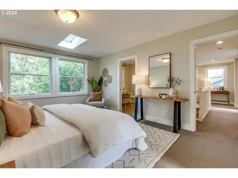 2239 Se 51st Avenue Portland OR 97215