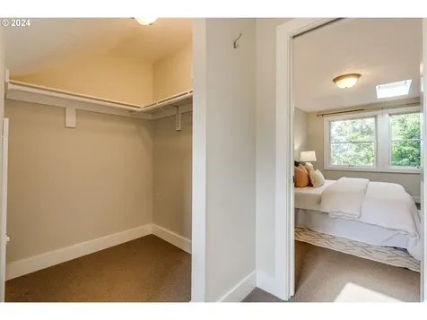2239 Se 51st Avenue Portland OR 97215