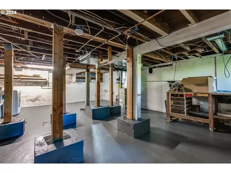 2239 Se 51st Avenue Portland OR 97215