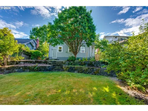2239 Se 51st Avenue Portland OR 97215