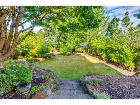 2239 Se 51st Avenue Portland OR 97215