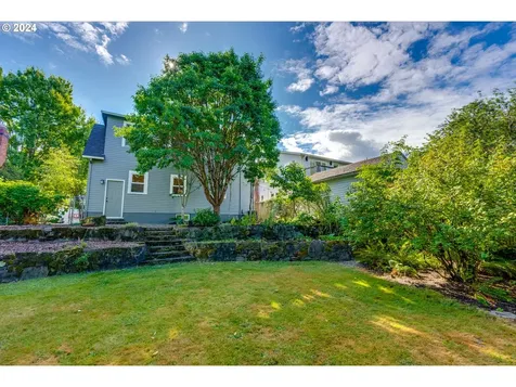 2239 Se 51st Avenue Portland OR 97215