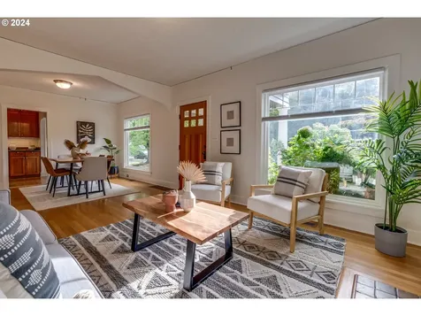 2239 Se 51st Avenue Portland OR 97215