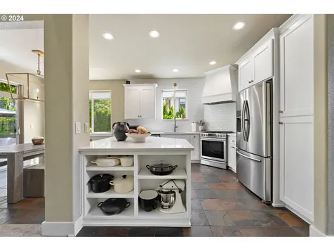 8609 SW Logan Lane Tualatin OR 97062