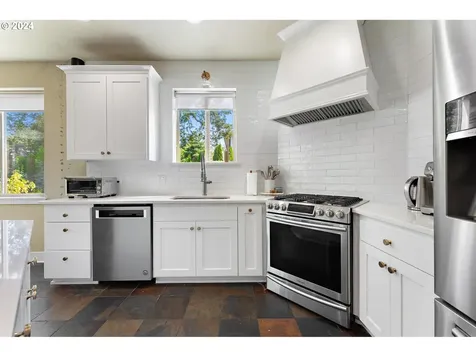 8609 SW Logan Lane Tualatin OR 97062