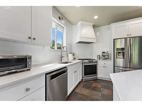 8609 SW Logan Lane Tualatin OR 97062