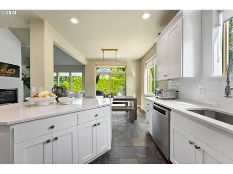 8609 SW Logan Lane Tualatin OR 97062