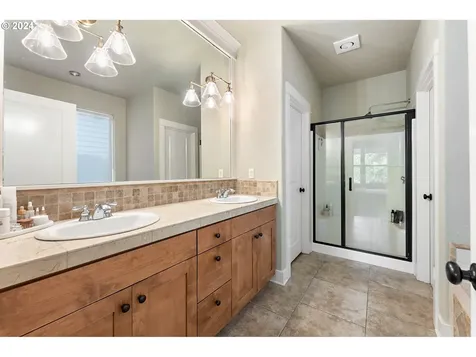 8609 SW Logan Lane Tualatin OR 97062