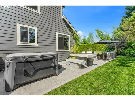 8609 SW Logan Lane Tualatin OR 97062