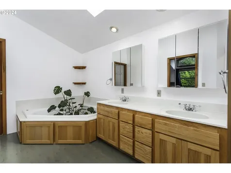 301 Ne Lucas Road Troutdale OR 97060