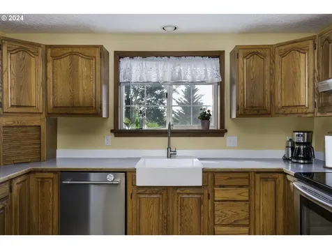 301 Ne Lucas Road Troutdale OR 97060
