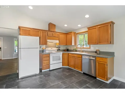 120 Oxford Road Longview WA 98632