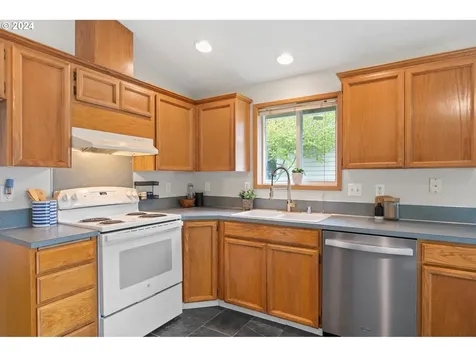 120 Oxford Road Longview WA 98632