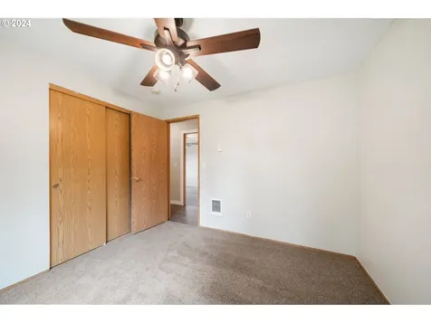 120 Oxford Road Longview WA 98632