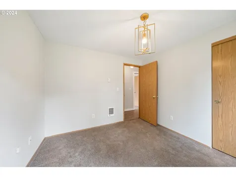 120 Oxford Road Longview WA 98632