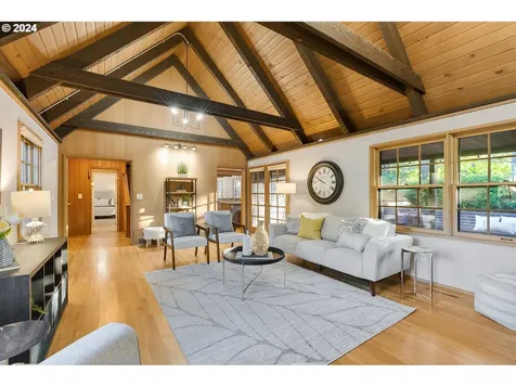 4301 Sw 54th Place Portland OR 97221