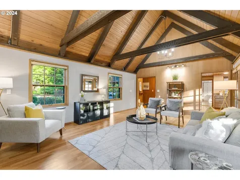 4301 Sw 54th Place Portland OR 97221