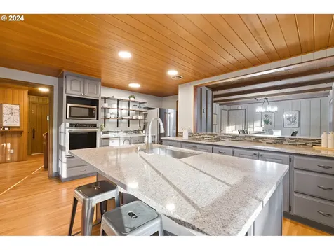 4301 Sw 54th Place Portland OR 97221